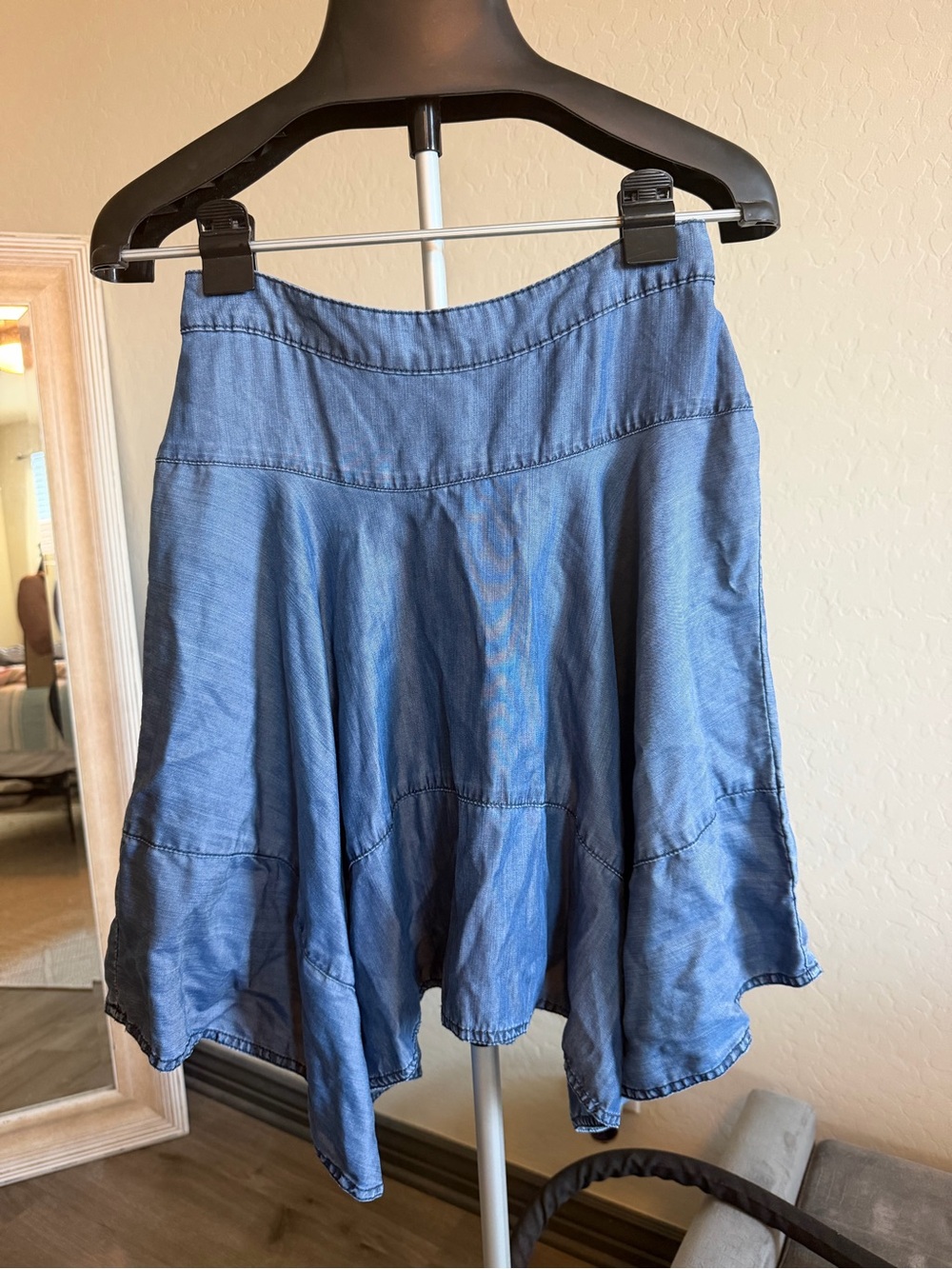 Anthropologie Denim skirt Sz 00 (runs big)